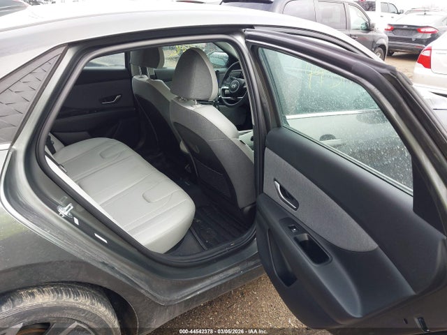 HYUNDAI ELANTRA LIMITED - 8