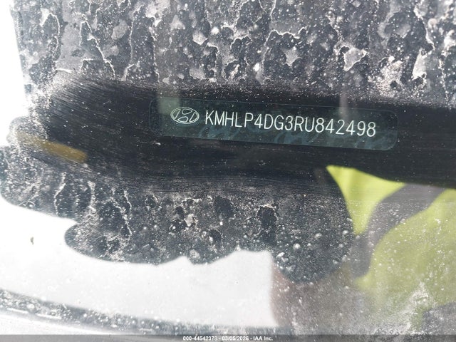 HYUNDAI ELANTRA LIMITED - 9