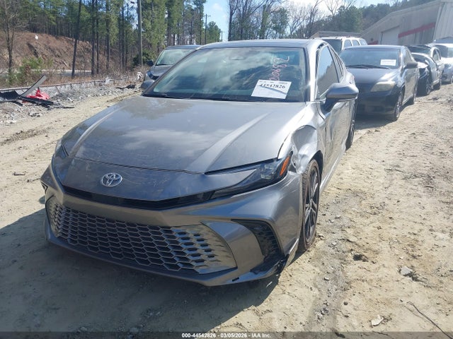 2025 Toyota CAMRY XSE 照片 2
