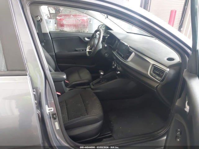 KIA RIO - 5