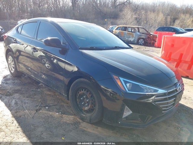 HYUNDAI ELANTRA SE - 1