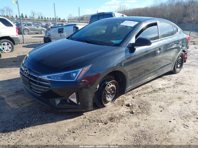 HYUNDAI ELANTRA SE - 2