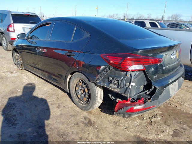 HYUNDAI ELANTRA SE - 3