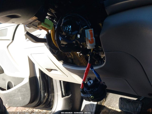 HYUNDAI ELANTRA SE - 6