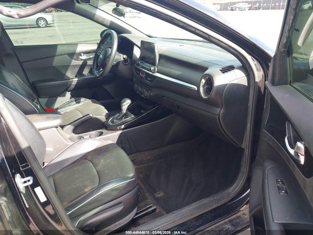 KIA FORTE GT-LINE - 5