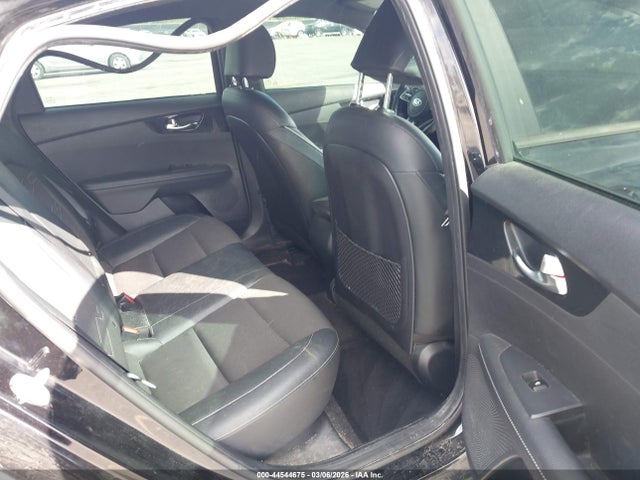 KIA FORTE GT-LINE - 8