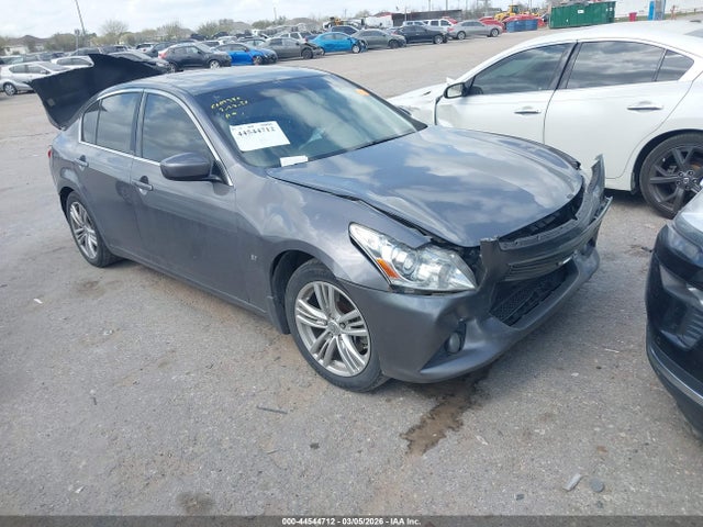 2015 INFINITI Q40 
