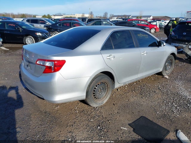 TOYOTA CAMRY - 4