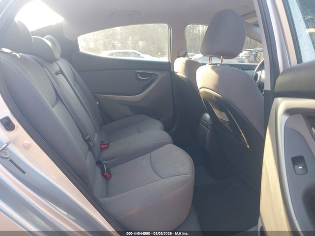 HYUNDAI ELANTRA SE - 8