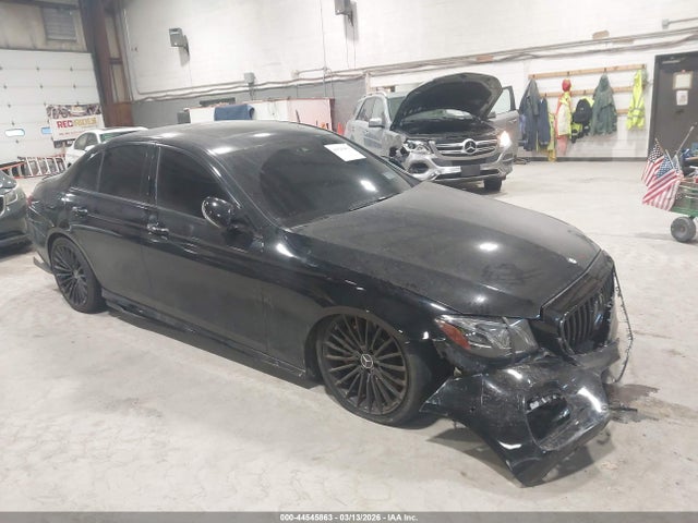 MERCEDES-BENZ E-CLASS - 1