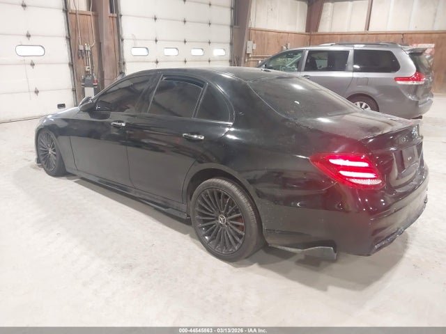 MERCEDES-BENZ E-CLASS - 3