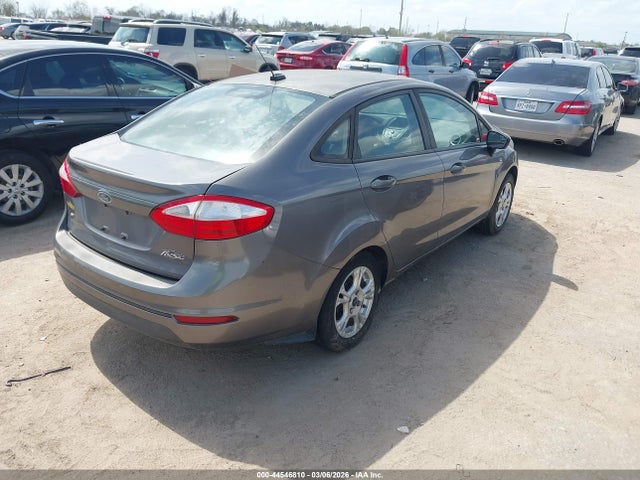 FORD FIESTA SE - 4