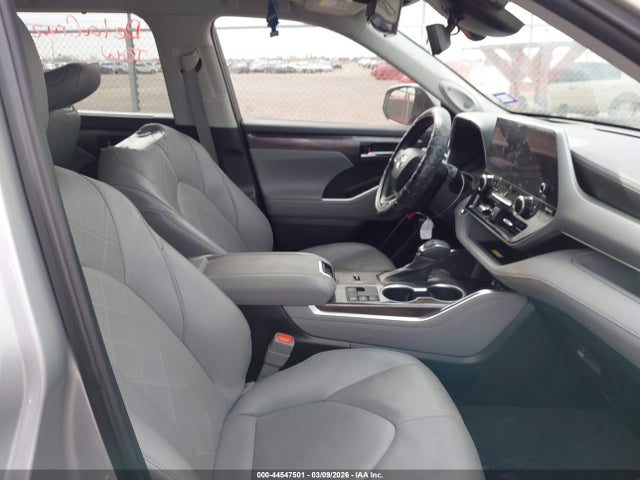 2023 TOYOTA HIGHLANDER PLATINUM 5