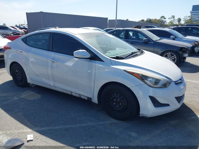 2016 HYUNDAI ELANTRA SE