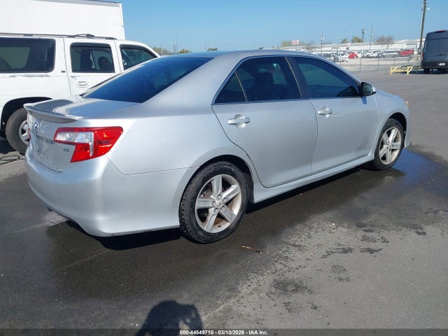 TOYOTA CAMRY - 4