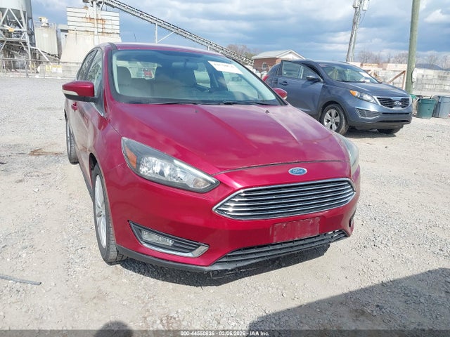 FORD FOCUS TITANIUM - 6