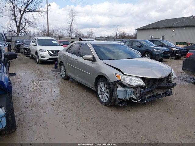 2014 TOYOTA CAMRY XLE V6