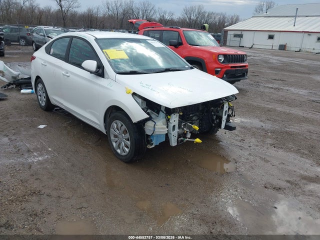 HYUNDAI ACCENT SE - 1