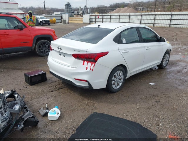 HYUNDAI ACCENT SE - 4