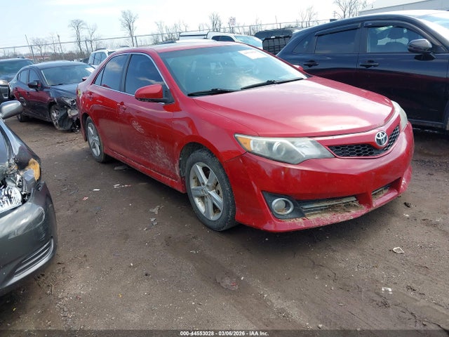 TOYOTA CAMRY - 1