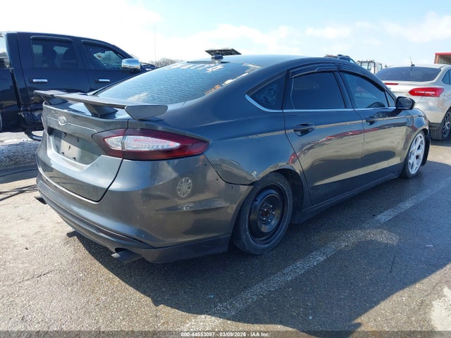 FORD FUSION SE - 4