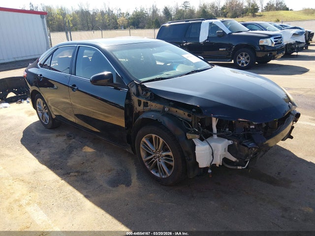 2016 TOYOTA CAMRY SE