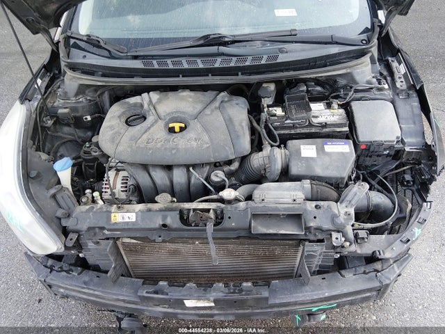 HYUNDAI ELANTRA SE - 10