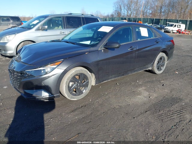 HYUNDAI ELANTRA SEL - 2