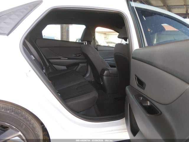 HYUNDAI ELANTRA SEL SPORT - 8