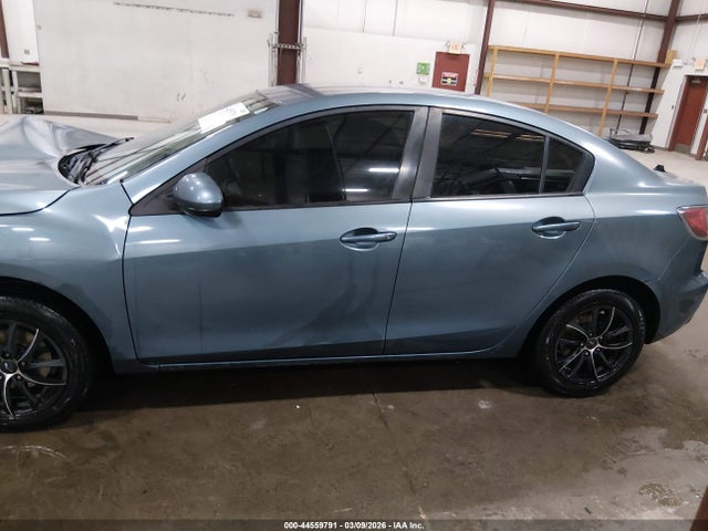صورة 14 لـ 2011 Mazda MAZDA3 I SPORT