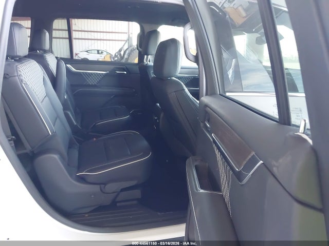 2025 GMC ACADIA AWD DENALI 8
