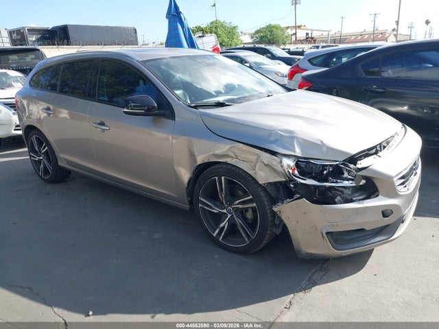 2015 VOLVO V60 T5 PLATINUM