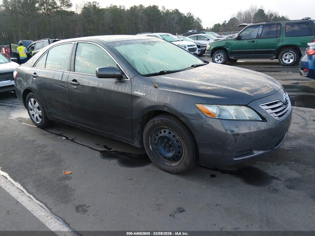 TOYOTA CAMRY - 1