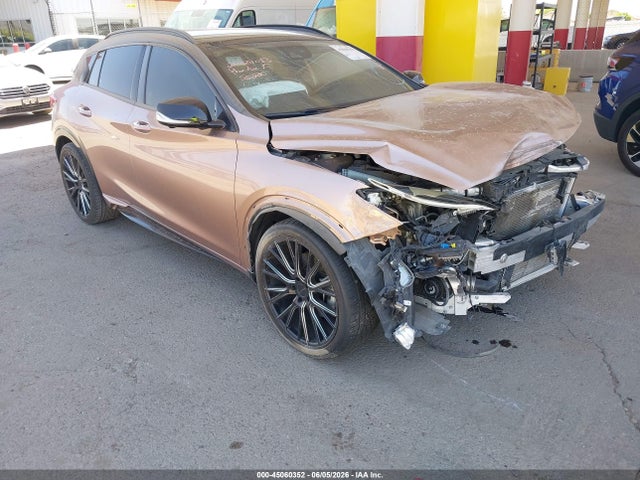 2017 INFINITI QX30 PREMIUM