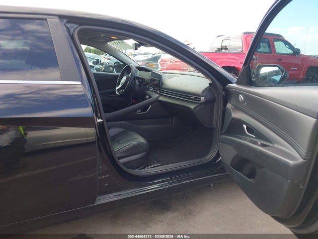 HYUNDAI ELANTRA HYBRID LIMITED - 5