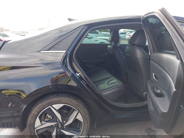 HYUNDAI ELANTRA HYBRID LIMITED - 8