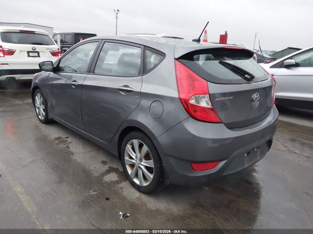 HYUNDAI ACCENT SE - 3