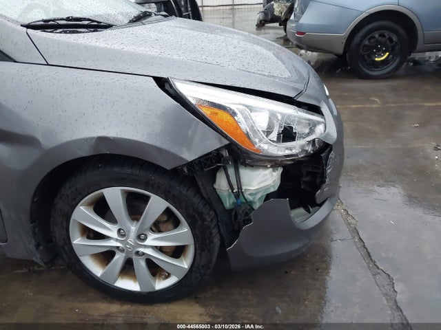 HYUNDAI ACCENT SE - 6