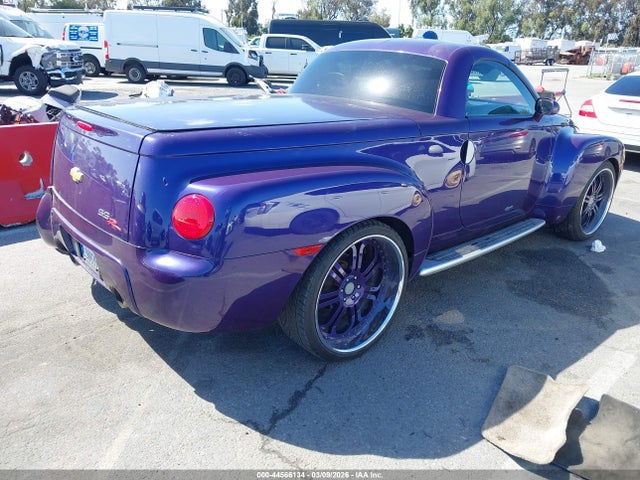 CHEVROLET SSR - 4