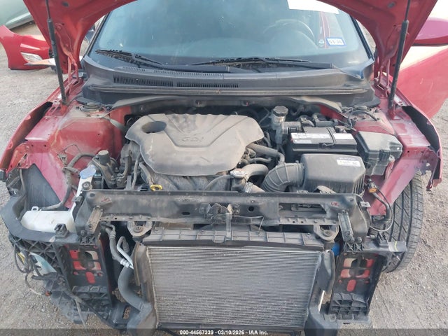 HYUNDAI VELOSTER VALUE EDITION - 10