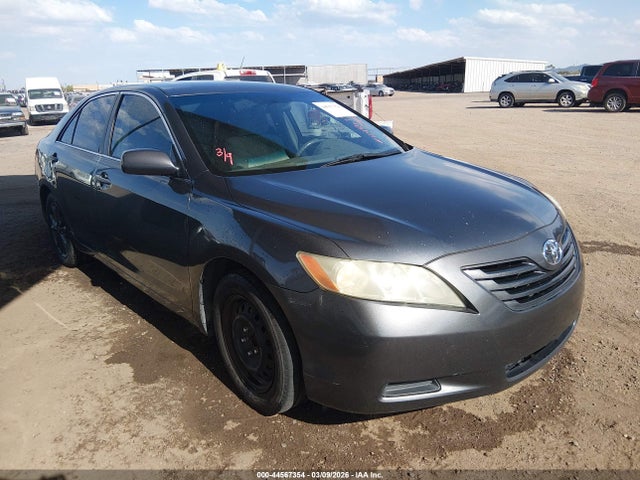 TOYOTA CAMRY - 1