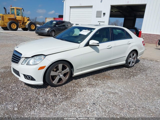 MERCEDES-BENZ E-CLASS - 2