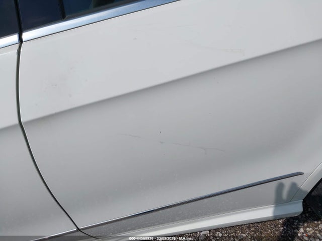 MERCEDES-BENZ E-CLASS - 6