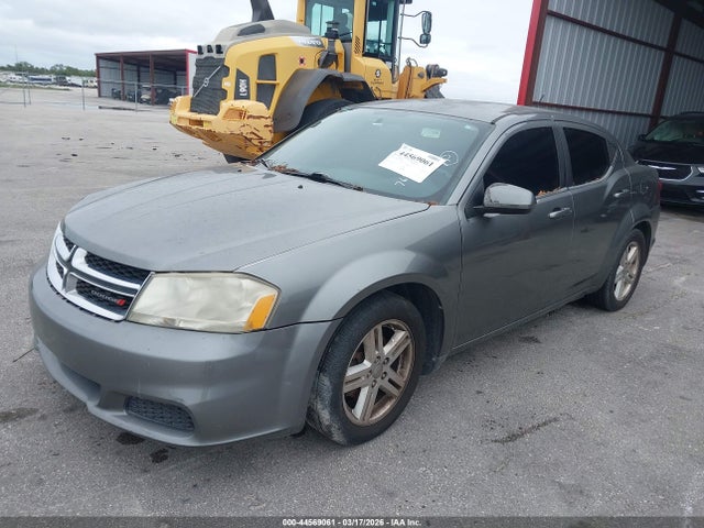 DODGE AVENGER SXT - 2
