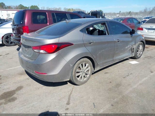 HYUNDAI ELANTRA SE - 4