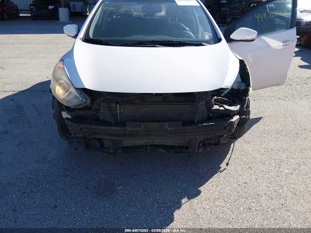 HYUNDAI ELANTRA GT - 6