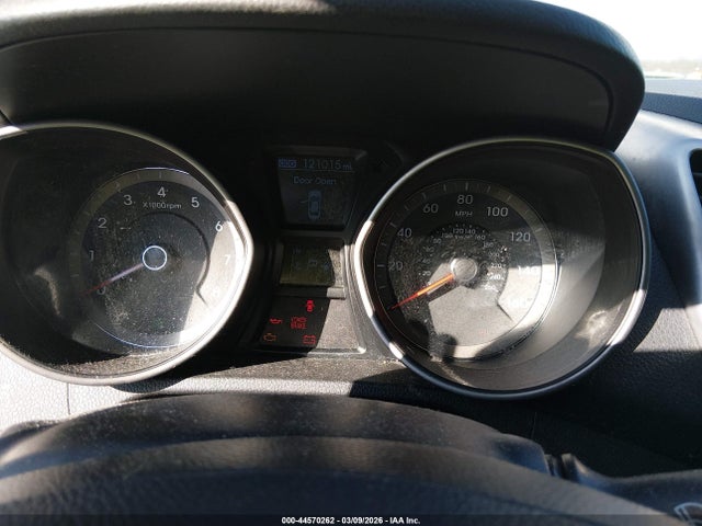 HYUNDAI ELANTRA GT - 7