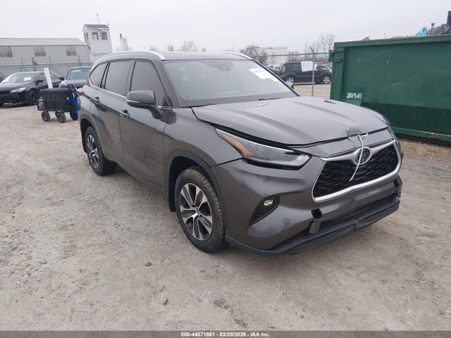 2021 TOYOTA HIGHLANDE XLE