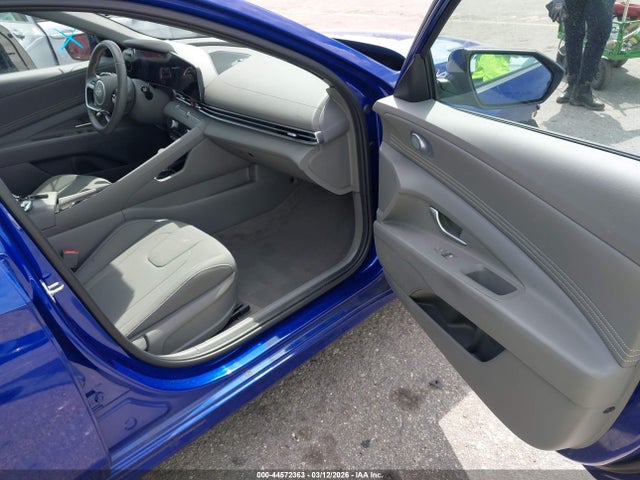 HYUNDAI ELANTRA SEL - 5