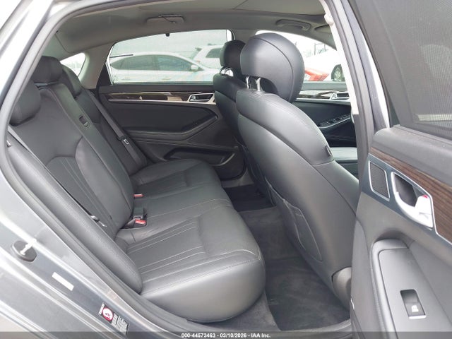 HYUNDAI GENESIS 3.8 - 8